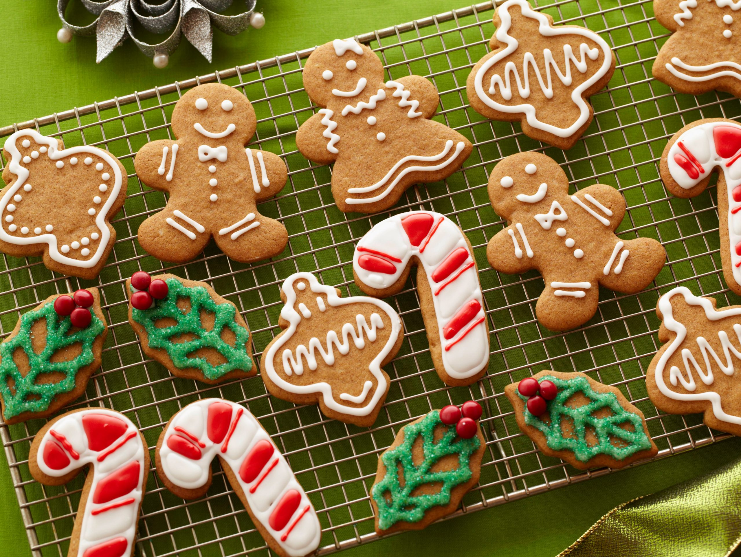 Gingerbread Cookies + Royal Icing Baking Class